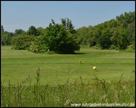 Abschlagort einer Bahn auf dem Golfplatz