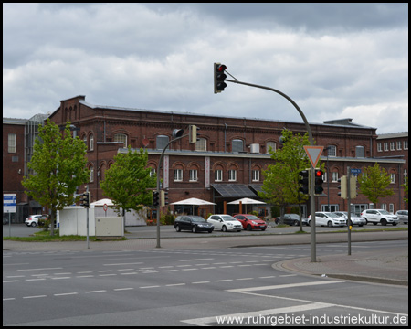 Teil der Neuen Evinger Mitte auf der anderen Straßenseite