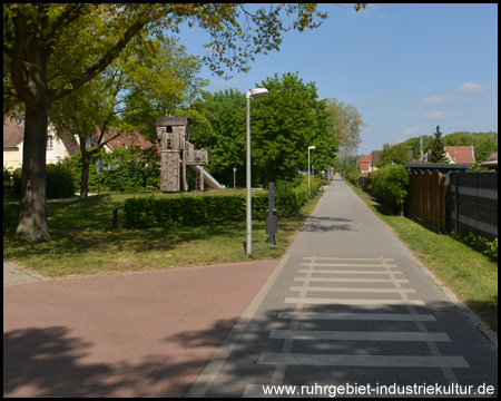 Die alte Güterbahntrasse zum Hafen ist heute ebenfalls Radweg