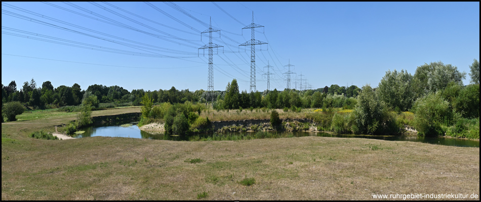 Mäanderbogen der Lippe, gesehen von der Brücke der ehemaligen Zechenbahn Westfalen