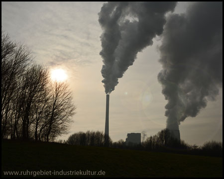 Benachbartes Kohlekraftwerk in Heil