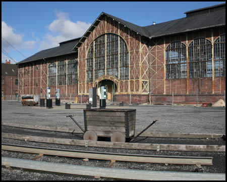 Maschinenhalle von Zeche Zollern vor der Renovierung