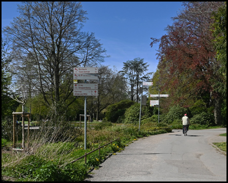 Schilderwald im Kaiser-Wilhelm-Park